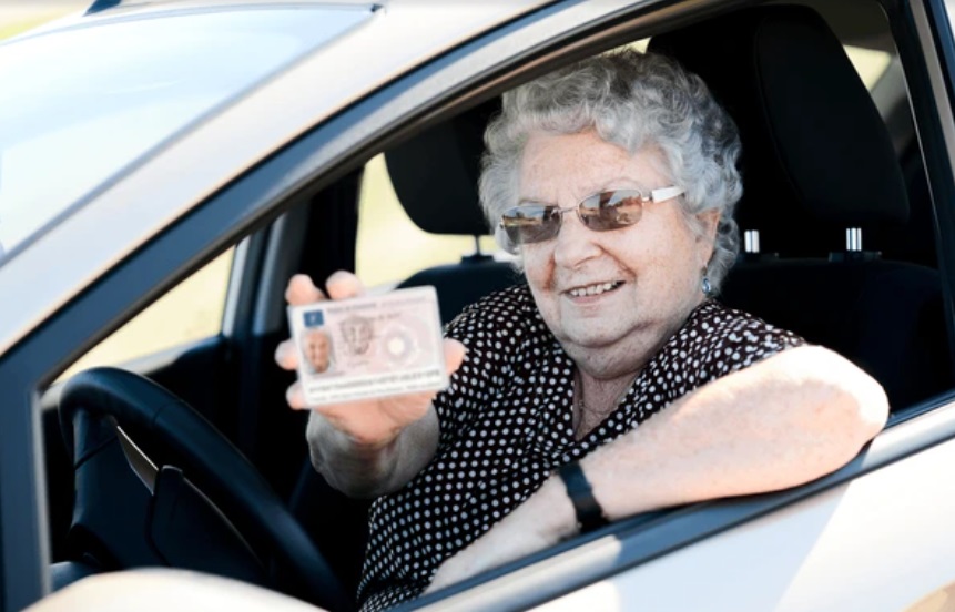 Opnieuw laten keuren van je rijbewijs: Wanneer en waarom